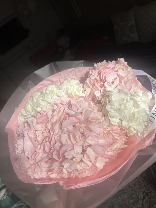 Цветы свежие. Ауэзовский