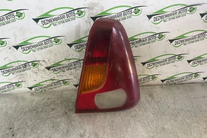 Lampa / Tripla stop dreapta pe aripa 8200211019 Dacia Logan 2007