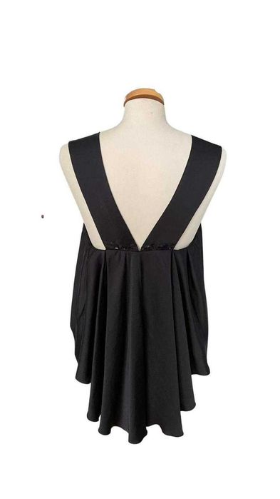 Top negru cu bretele