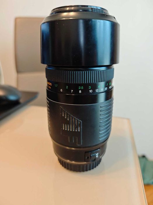 Full-Frame фотоапарат Canon 5D Mark III + обективи, раница, светкавица и софтбокс.
