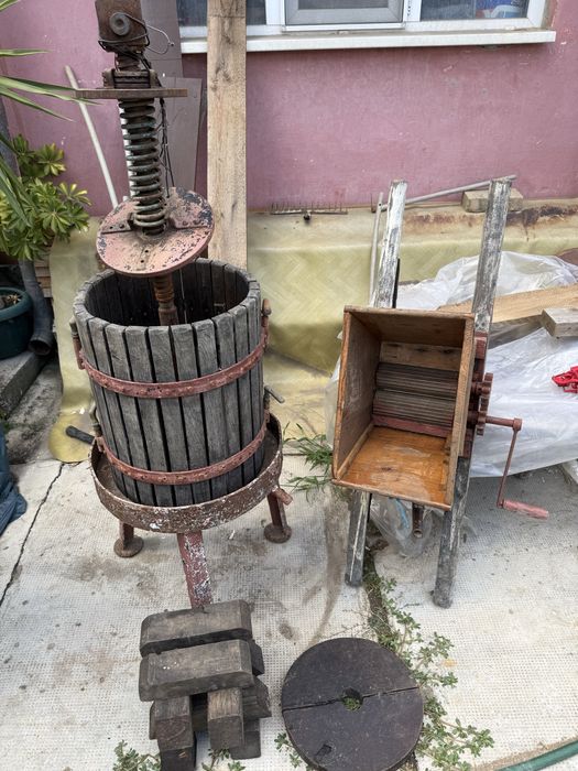 Teasc si presă struguri