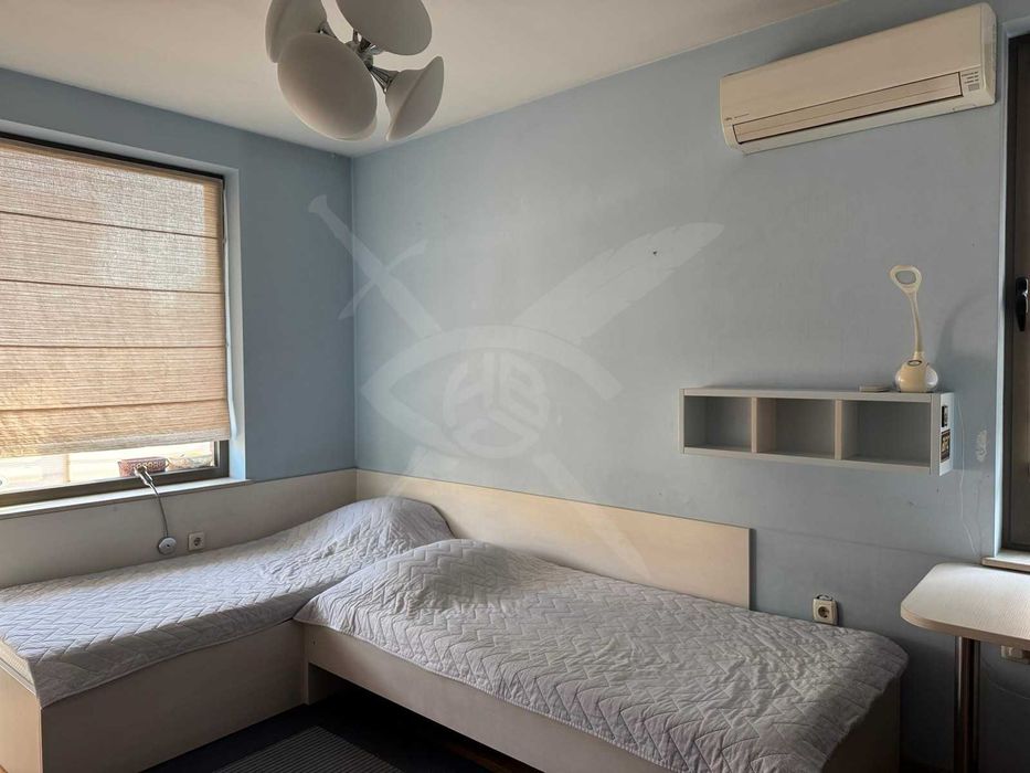 Дава се под наем Тристаен апартамент в Пловдив, Кършияка - 110 кв.м за 747.66 € - Снимка #2