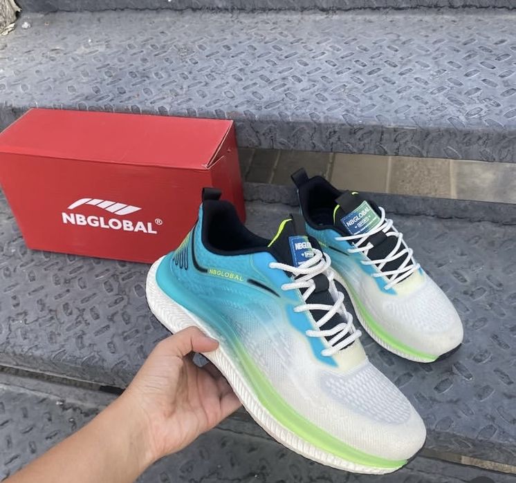 Продаются кроссовки