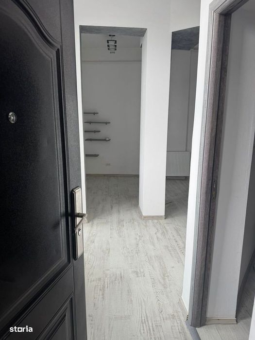 Studio de vanzare Piata Romana