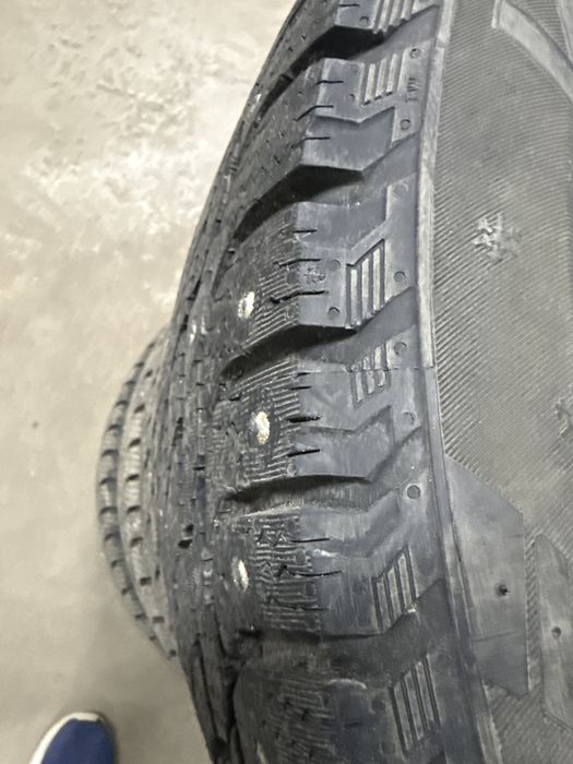 Зимние шины комплект 215/55/17