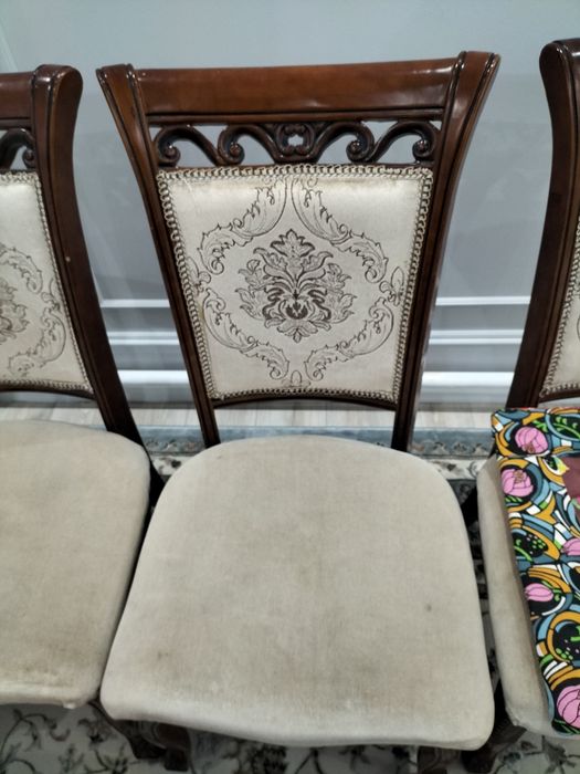 Стол гостинный со стульями