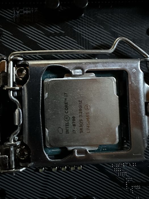 Kit placa de baza asus z370-f + procesor i7 8700 + 16gb ram ddr4 3200