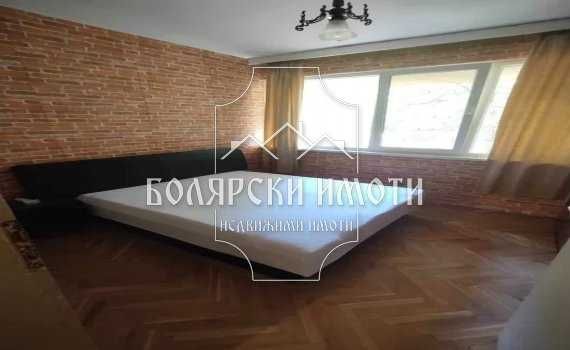 Дава се под наем Четиристаен апартамент в Велико Търново, Център - 120 кв.м за 399 € - Снимка #3