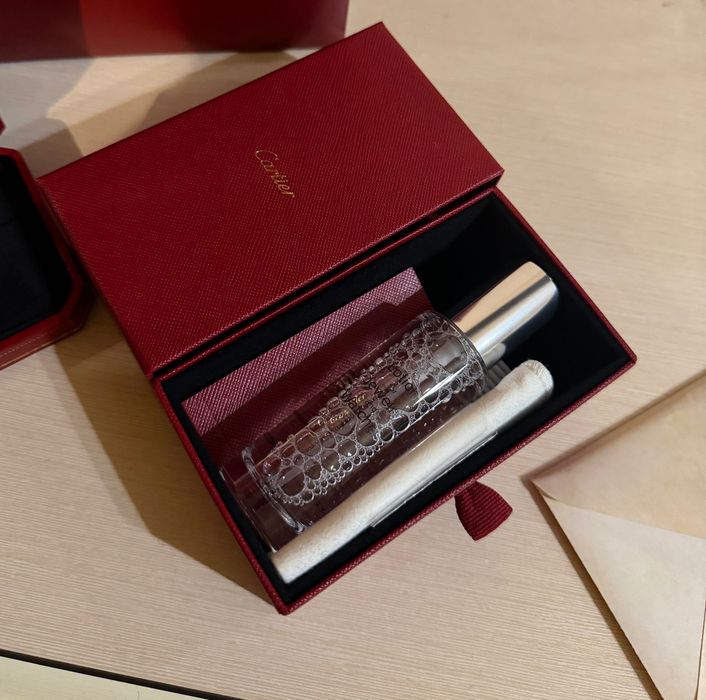 Inel Cartier love cu un diamant original