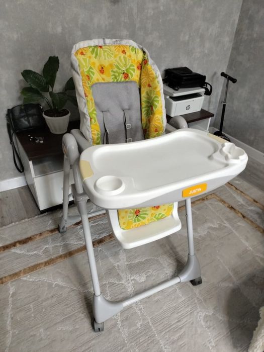 Продам 2 коляски, детский стол, санки