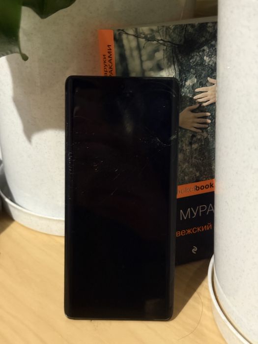 Honor x9a экран чут трескнут