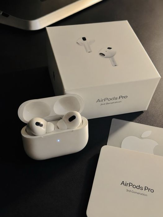 AirPods Pro 3.