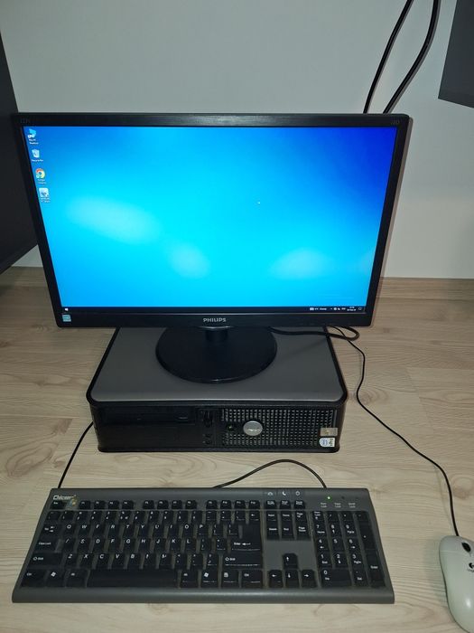Dell  PC + monitor Led Philips 22" E8400 3.00 GHz, 4 GB RAM, 250 GB