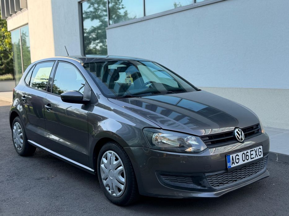 VOLKSWAGEN Polo