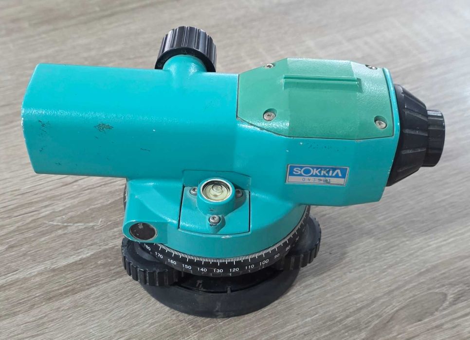 Оптичен нивелир SOKKIA C410