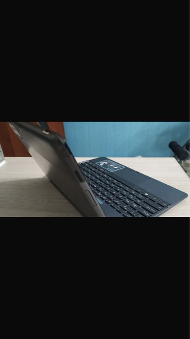 Продаю планшет с клавиатурой Asus