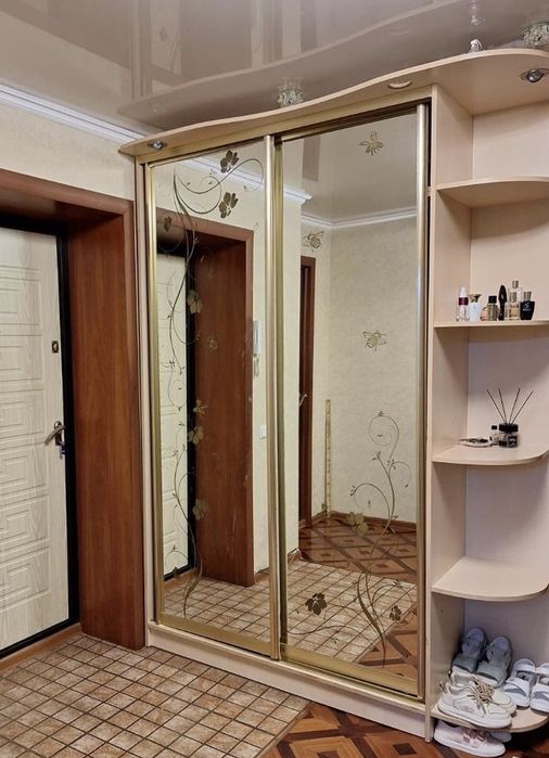 | Шкаф- зеркало|