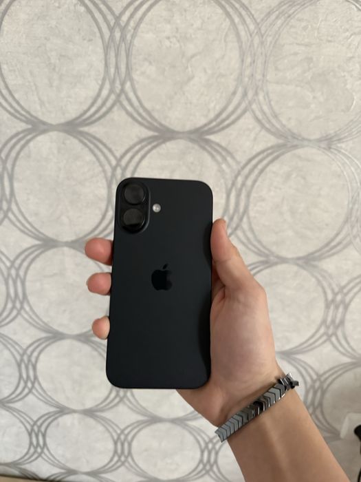 Iphone 16.        .
