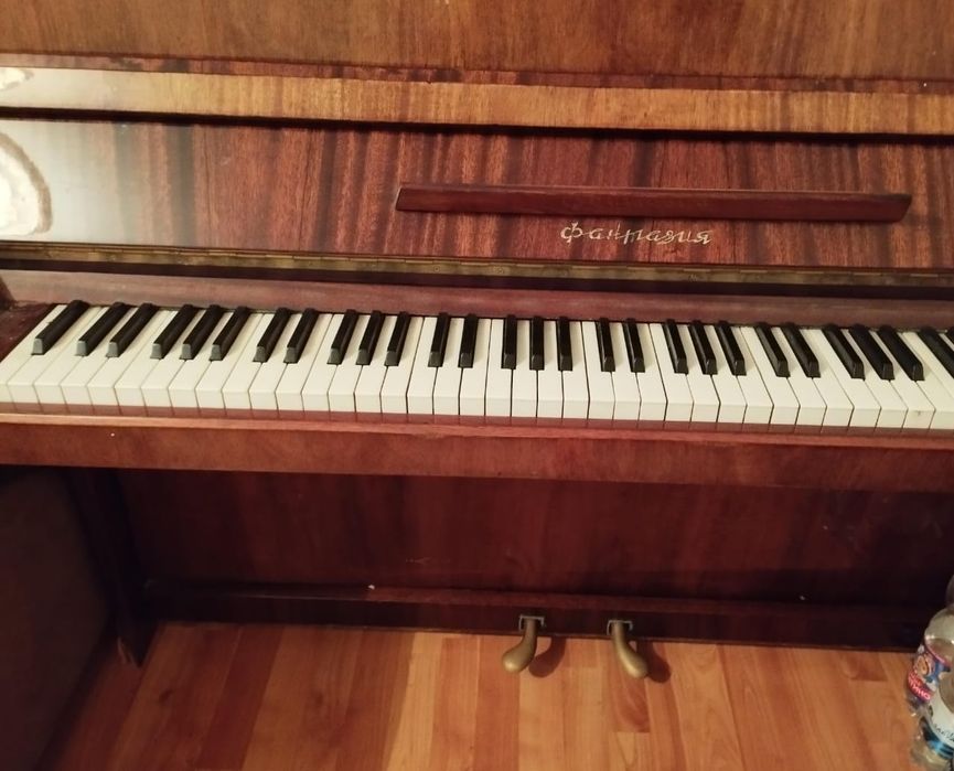 Фантазия пианино продаю срчно