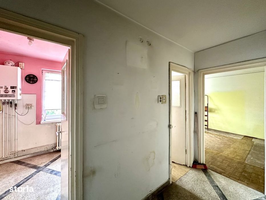 Apartament 2 camere decomandat | Etaj 3/4 | Centru — fotografia 3