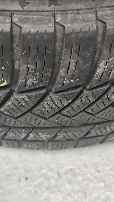 Anvelope / cauciucuri iarnă 245 / 45 /R 18