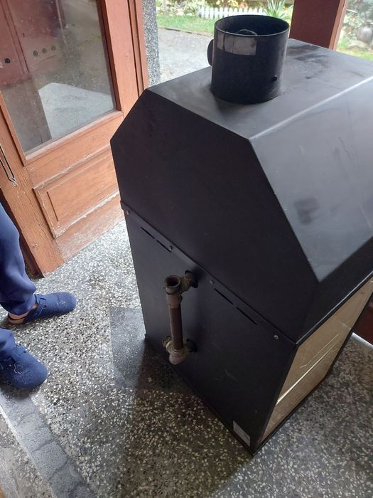 Продавам Камина с водна риза