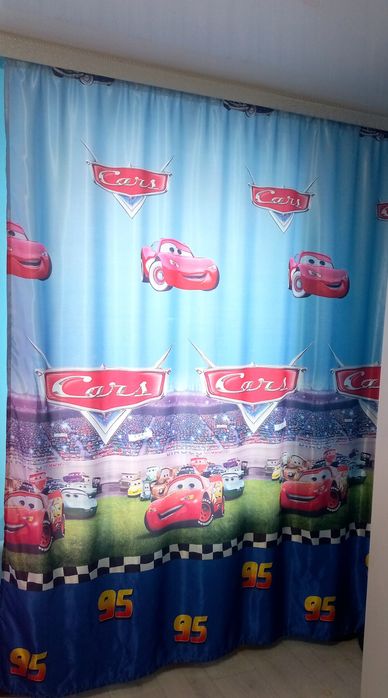 Продам шторы в детскую