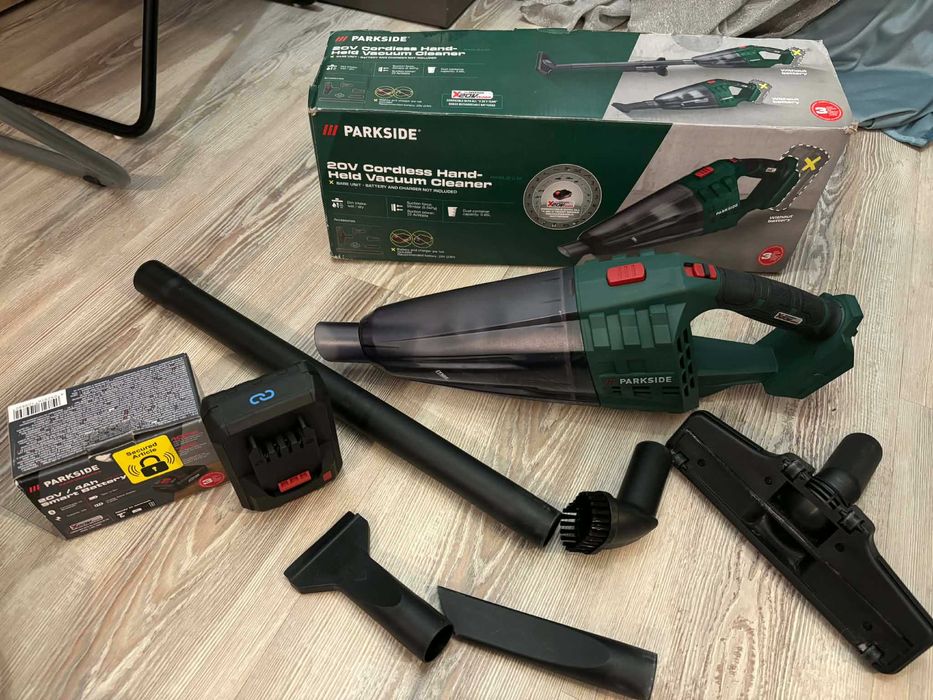 Прахосмукачка с включена батерия (Parkside)