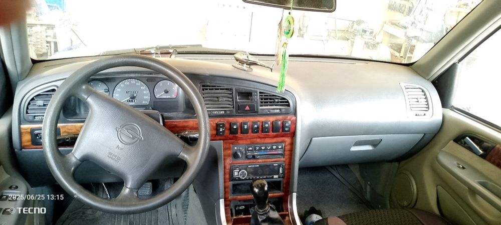 Иномарка СангЁнг МУССО