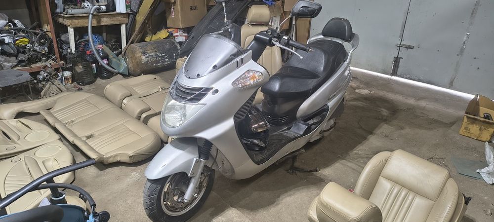 Maxiscuter laverda phoenix 200 sym