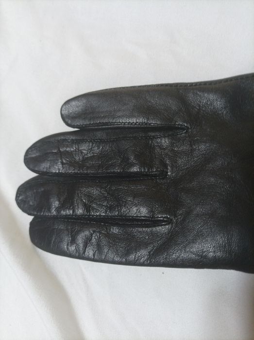 Кожени ръкавици Chanel