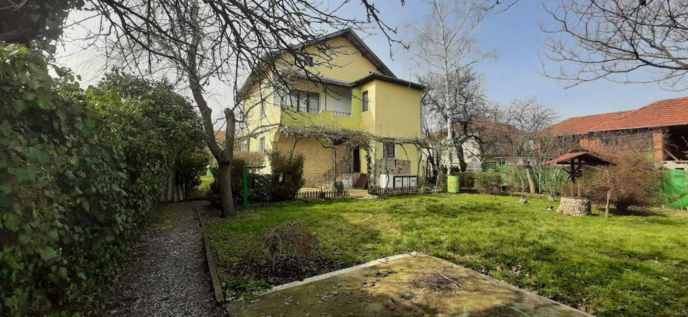 къща в с.камено поле,общ.роман