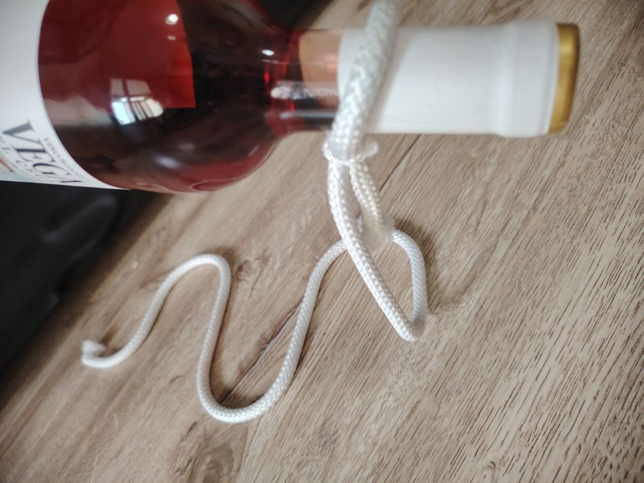 Стойка за вино..