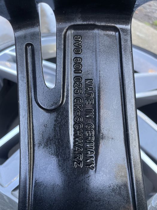 Оригинални джанти с гуми за Audi A3 / S3 / RS3