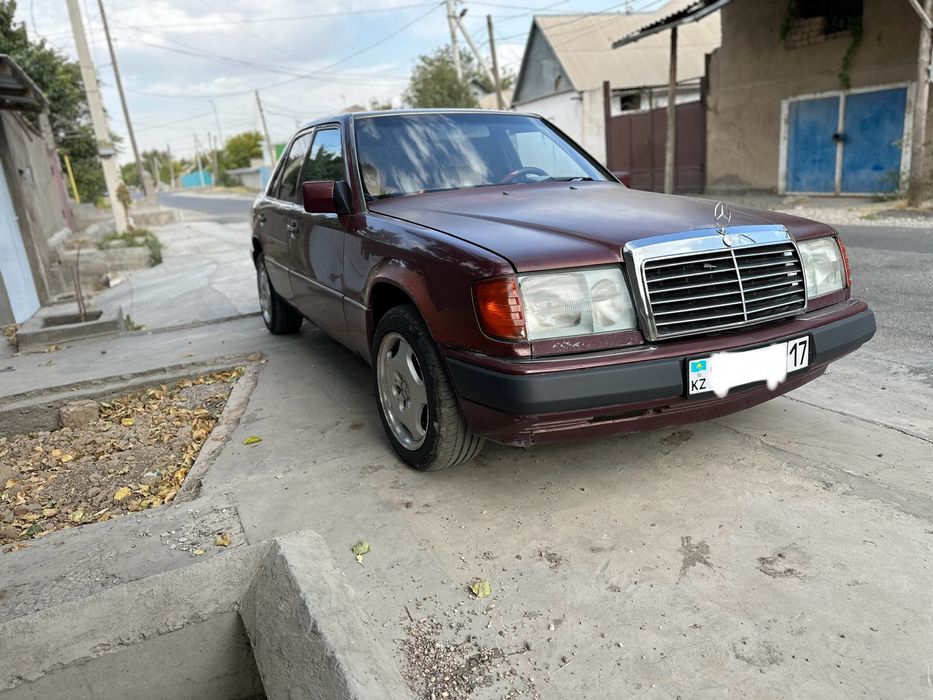 Мерседес w 124 2.6E
