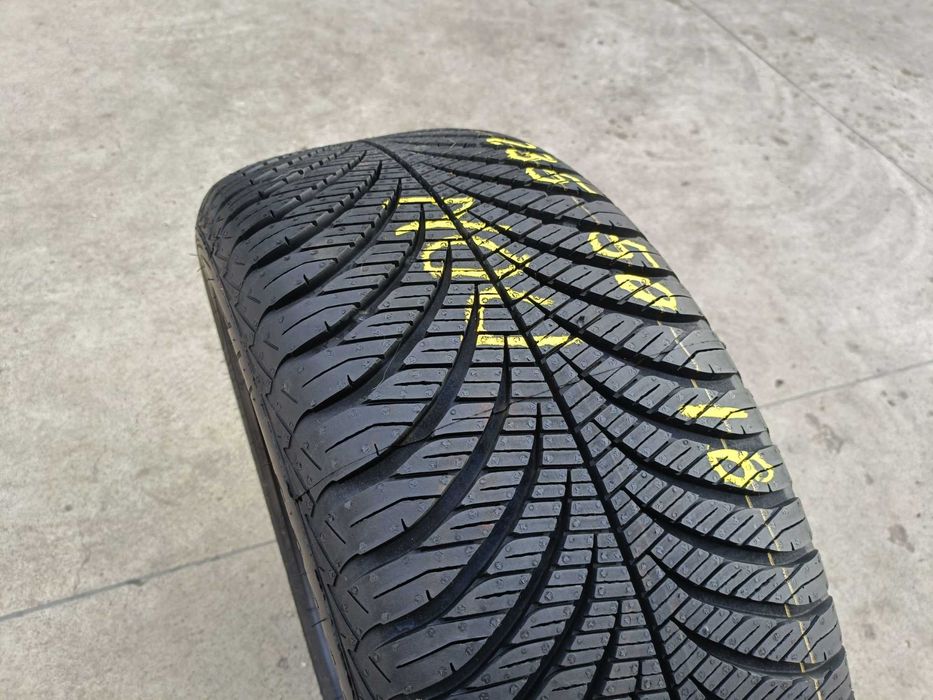 O anvelopa noua 235 50 18 goodyear vector 4 season