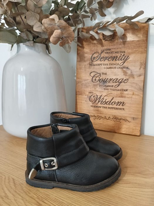 Ghetuțe piele negre Zara măr.22