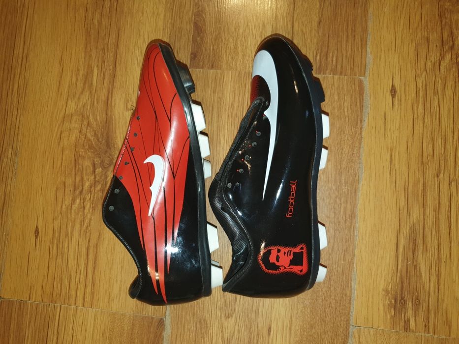 Ghete de fotbal cu crampoane