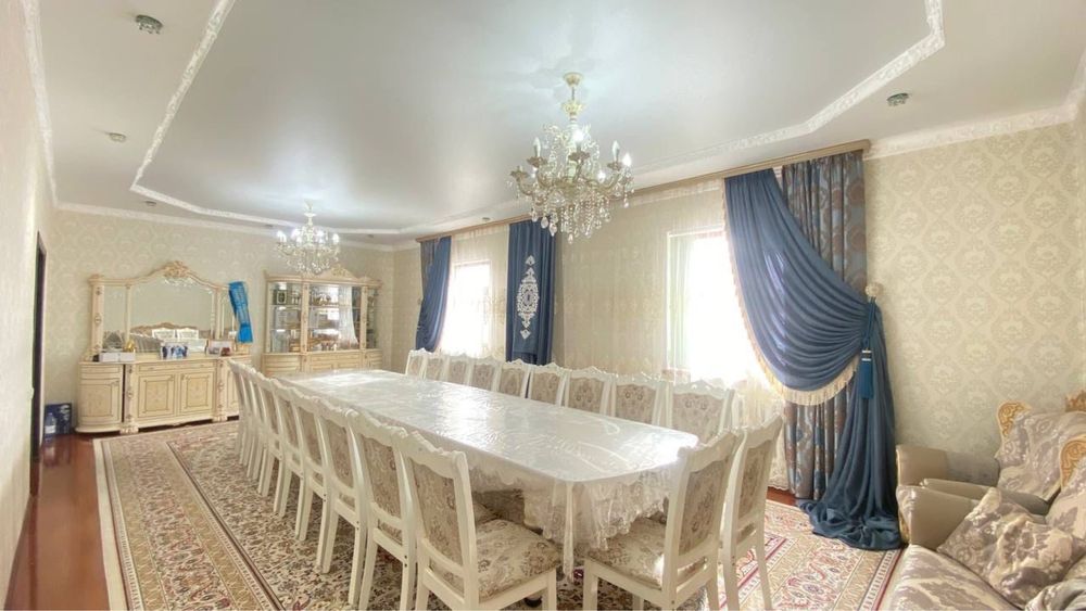 Үй сатылады.