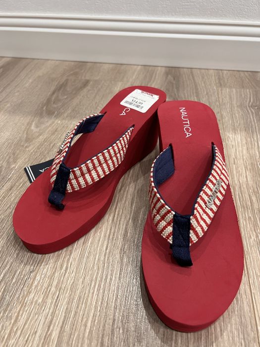 Продам босоножки и сланцы