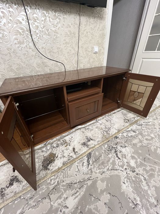 Продам тумбочку под телевизор
