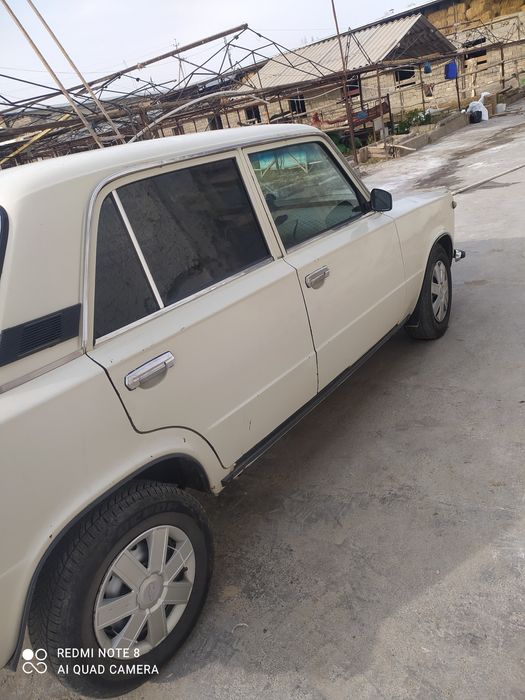 Vaz 01 sotiladi 1500$