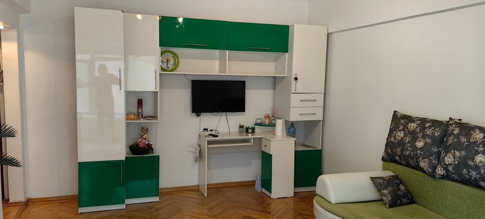 Închiriez garsonieră zonă centrală (lângă magazinul Dunărea / Winmark)