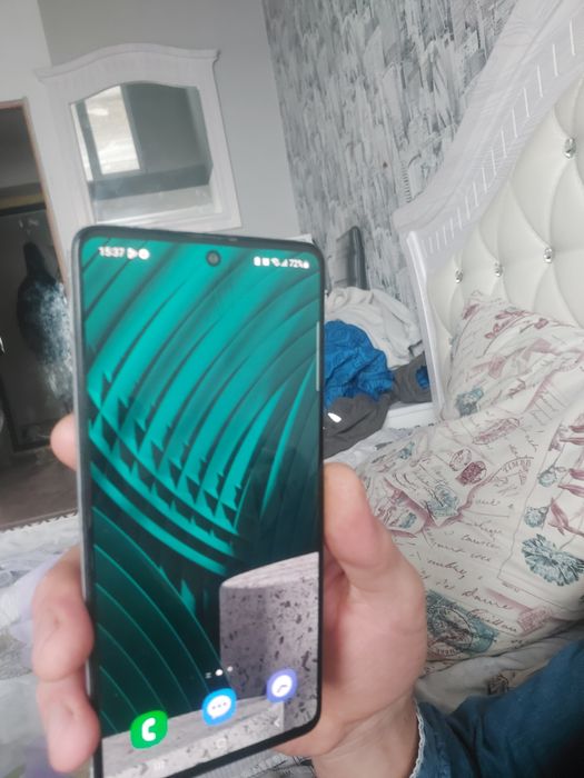 Телефон Самсунг А71