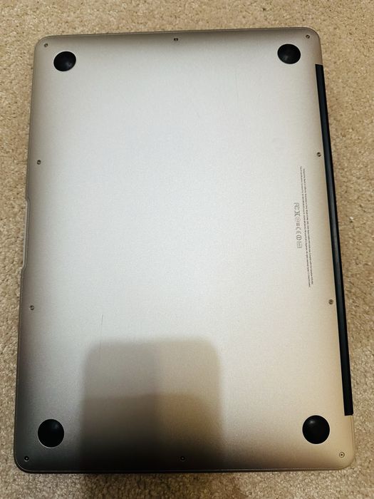 MACBOOK AIR 13'' 2012-без следи от употреба