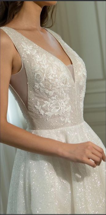 Vând rochie de mireasă, mărimea M ( 38-40), realizată din dantela