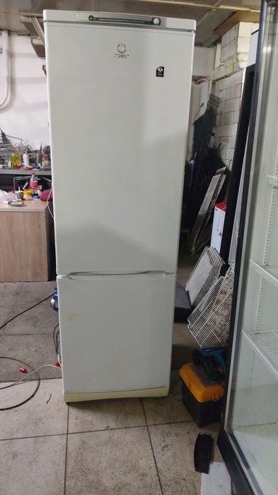 Продам холодильник