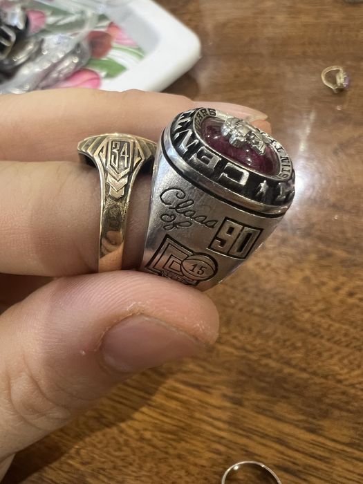 Кольца кубки . Одно 10к с серебром .