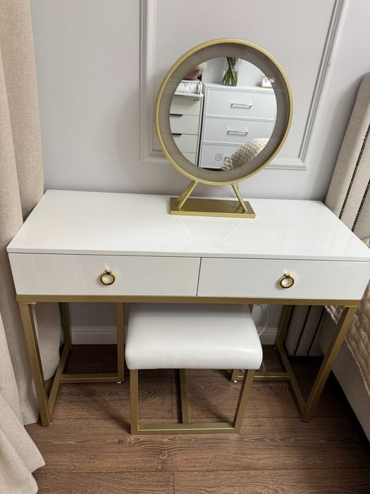 Туалетный столик комод