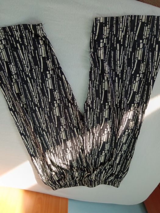 Vând Pantaloni 3/4 Dama Mărimea XL Noi